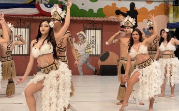 4 ACTO. de tamaño grande